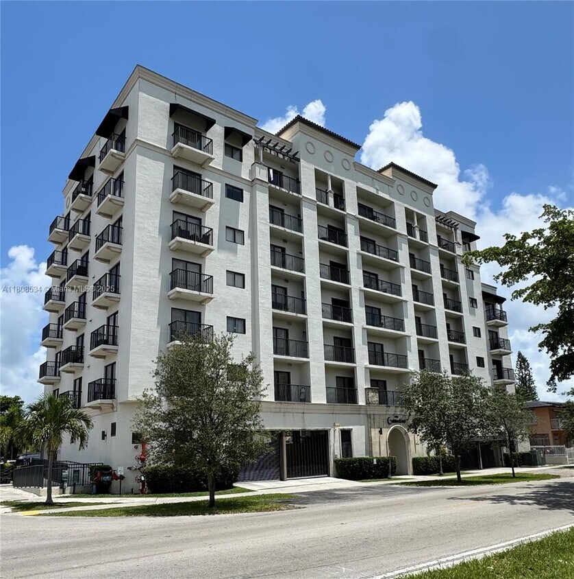 Foto principal - 1801 SW 32nd Ave