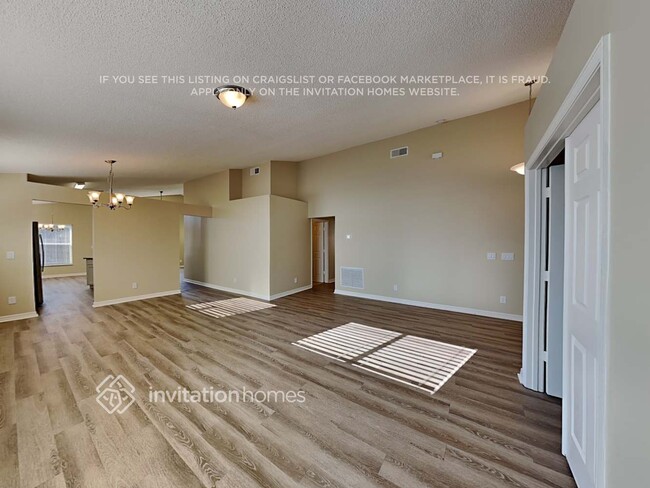 Building Photo - 14149 Castle Rock Dr