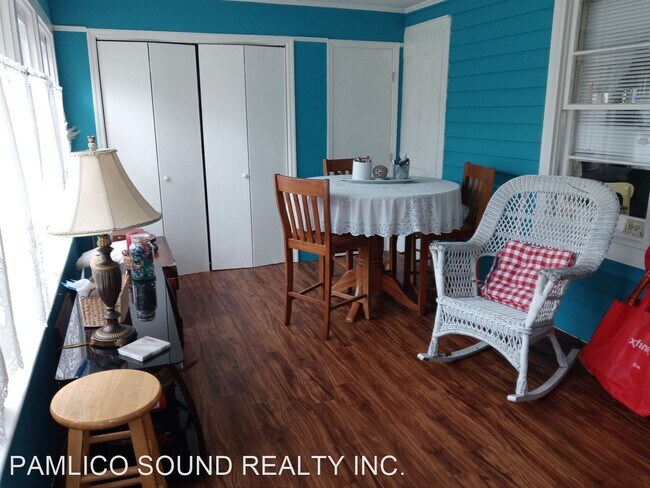Building Photo - 3 br, 2 bath House - 513 Academy Street