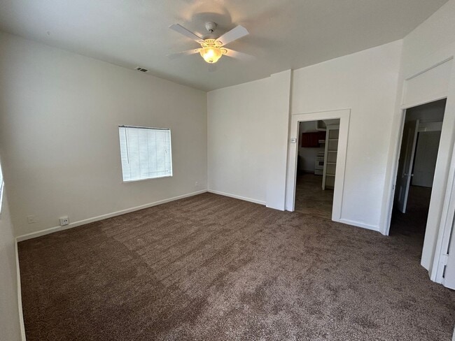 Foto del edificio - 3 Bedroom 1 Bathroom Single-Story