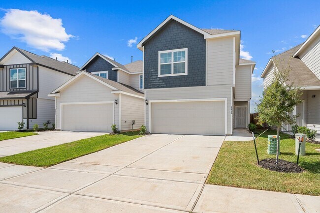 Building Photo - 3915 Deledda Dr