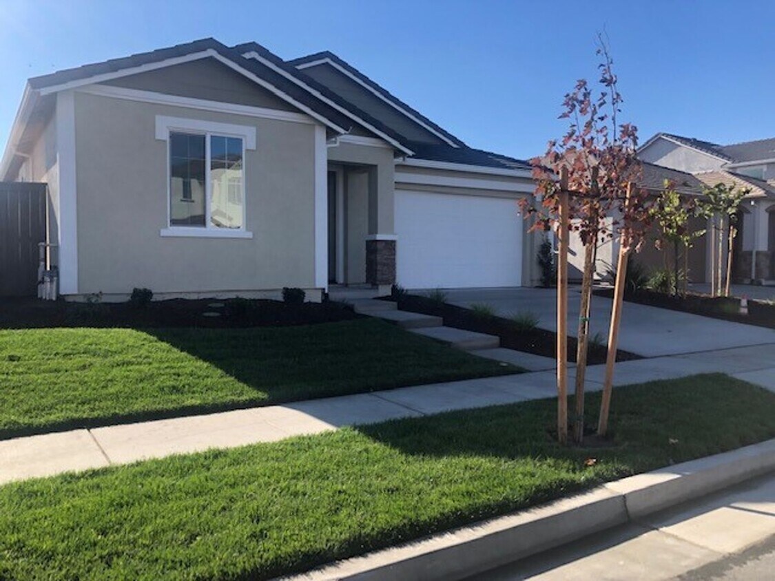 Foto principal - Single Story Stockton Home - Located in We...