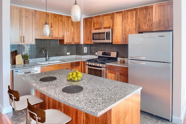 Building Photo - 20 Newport Pkwy