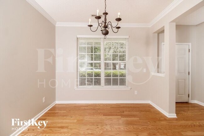 Foto del edificio - 6161 Glen Way Dr