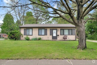 Building Photo - 1204 N Mathews Ave