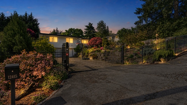 Building Photo - Luxury Wilburton Retreat | Updated 4BR Home with MIL Suite & Japanese Garden Near Downtown Bellevue