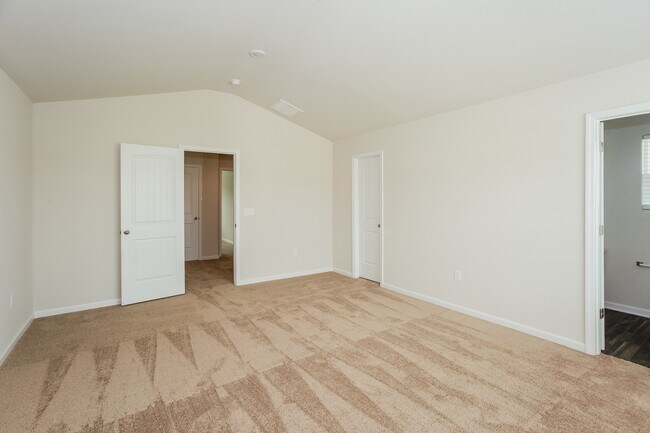 Building Photo - 467 BELCARO DR