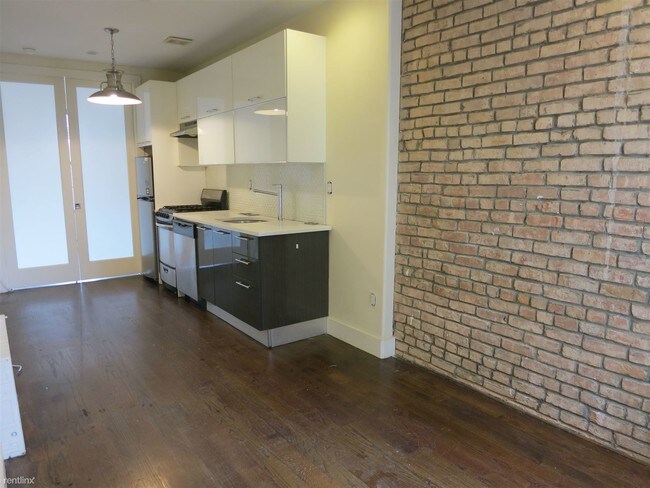 Building Photo - 149 Starr St