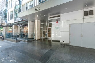 Building Photo - 630 W 6th St