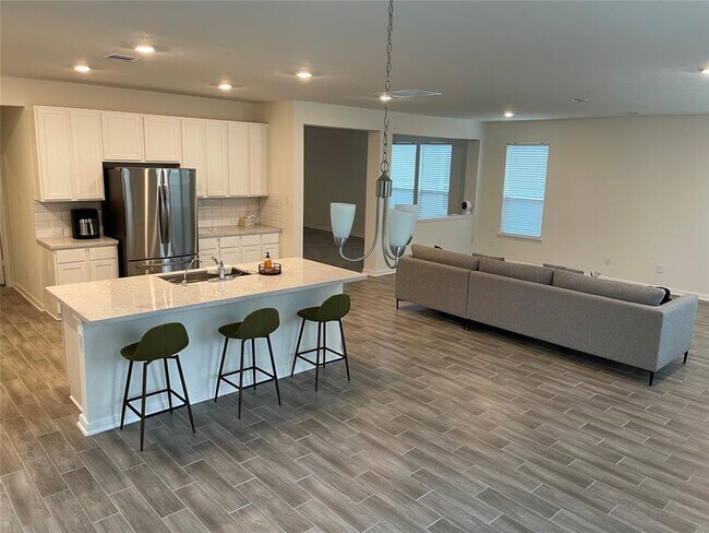 Building Photo - 4110 Shady Palmetto Dr