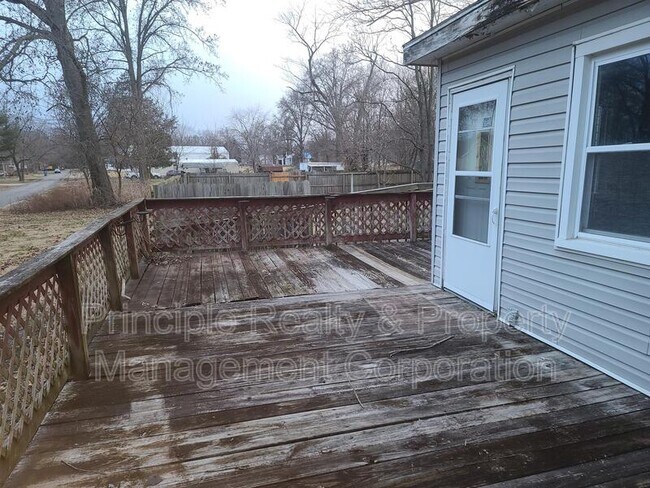 Building Photo - 536 S Cherry St