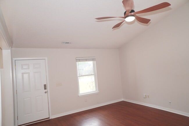 Photo - 1133 Oakcrest Dr House