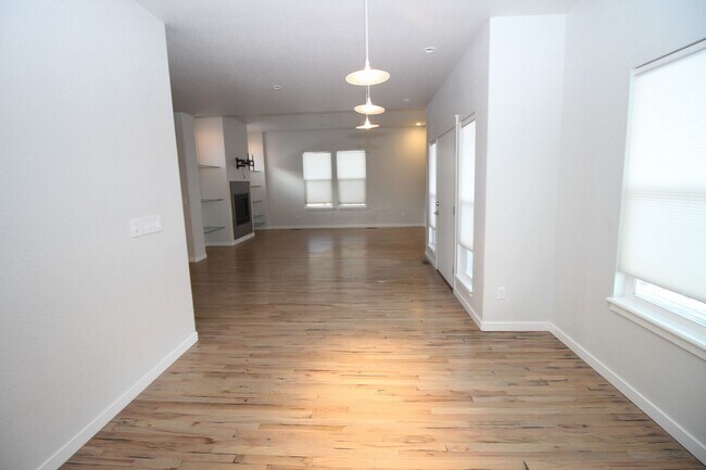 Foto del edificio - Fantastic Gold Hill mesa 3bdrm Home with P...