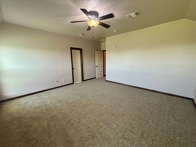 Foto del edificio - Wonderful 3 Bed 2 Bath Home in Yukon