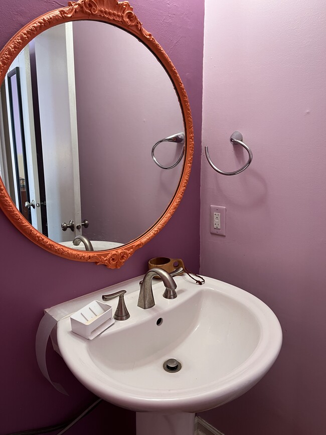 Building Photo - 101 Barbary Ct