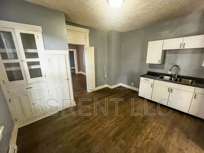 Foto del edificio - 406 Gray Ave