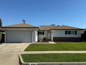 Building Photo - 777 E Dovewood Ln