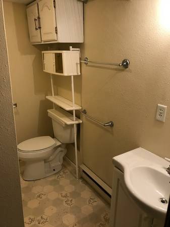 Bathroom 1 - 1005 17th St N
