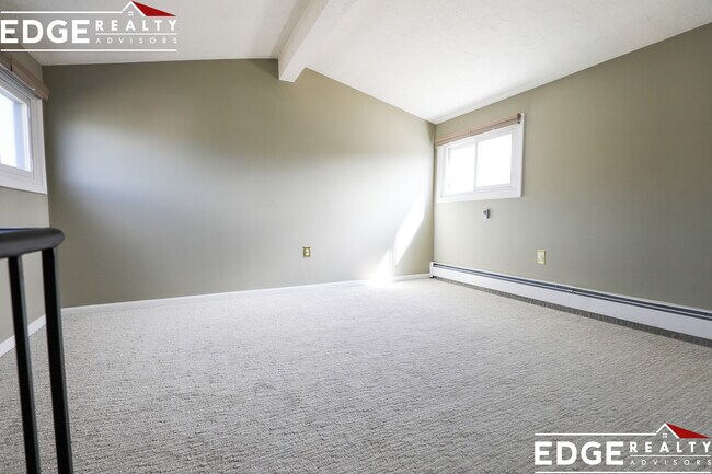 Building Photo - 52 Palfrey St