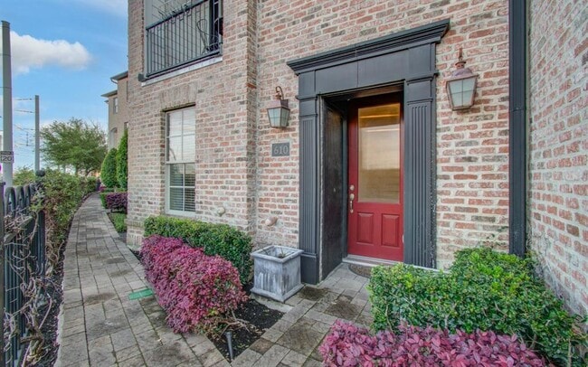 Photo - 610 Delano St Townhome