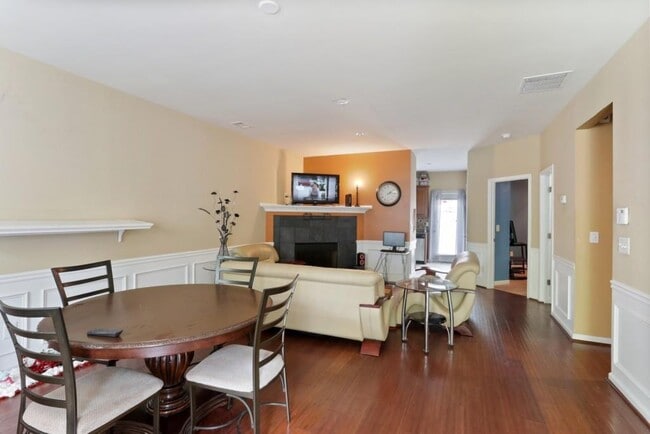 Building Photo - 468 Tufton Tr