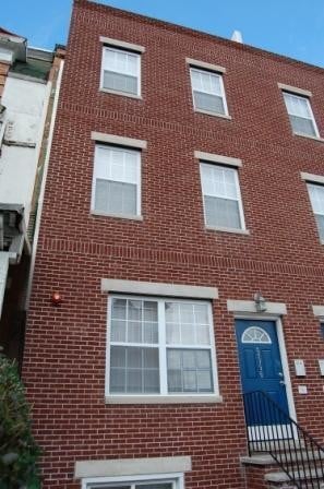 Primary Photo - 2358 N Park Ave