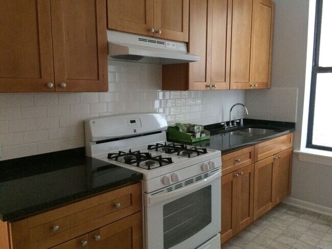 Foto del edificio - 4056 W Armitage Ave