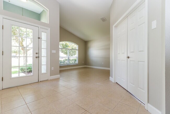 Building Photo - 5235 Greystone Dr