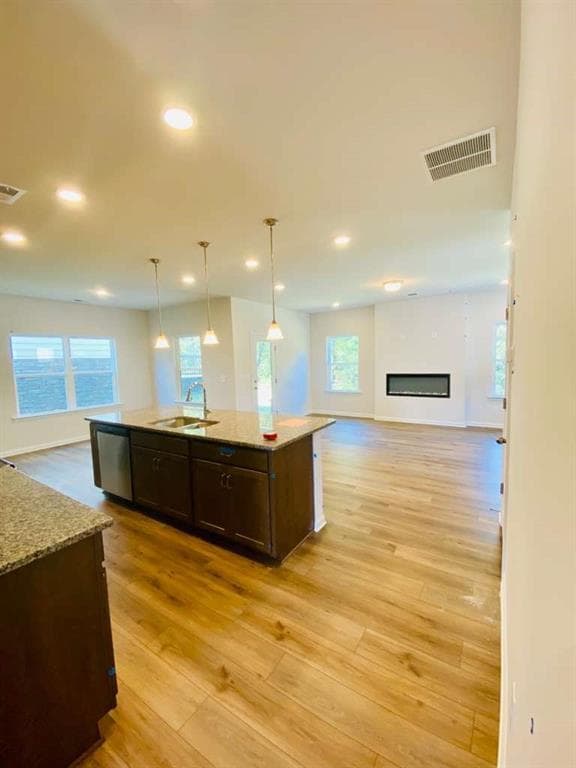 Building Photo - 804 Dundee Wy