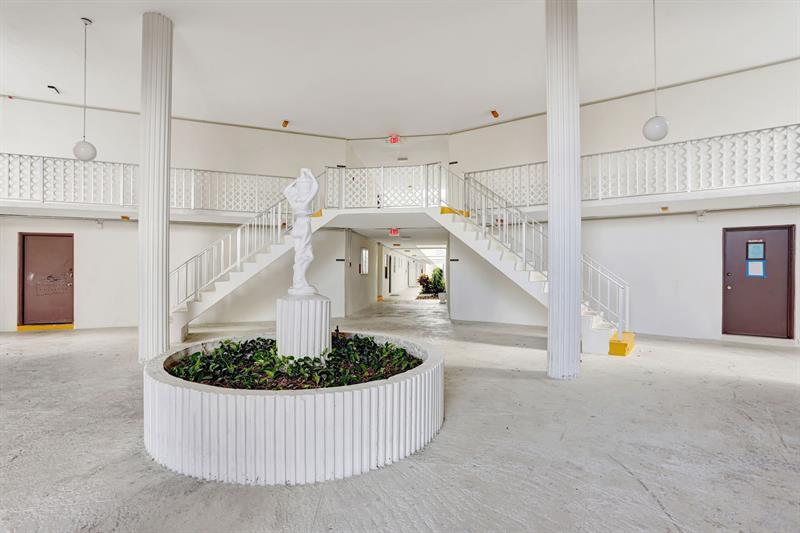 Foto principal - 6503 Winfield Blvd