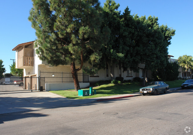 Foto del edificio - Palomar Garden Apartments