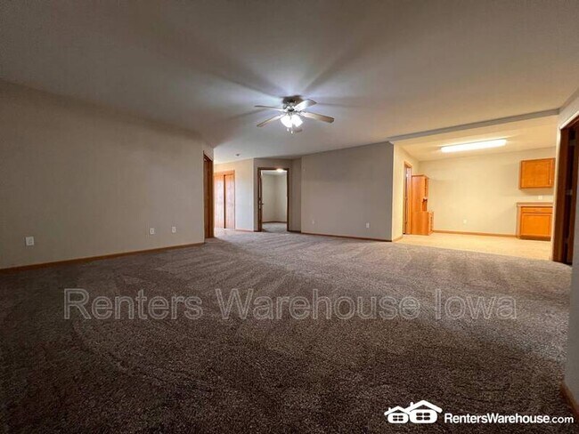 Building Photo - 451 N 10th St
