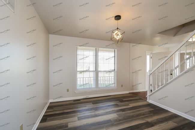 Foto del edificio - 3049 Willow Creek Estates Dr