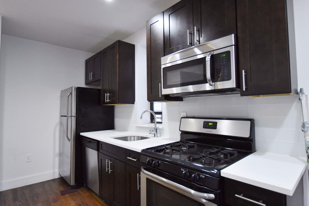 Primary Photo - 257 W 122nd St