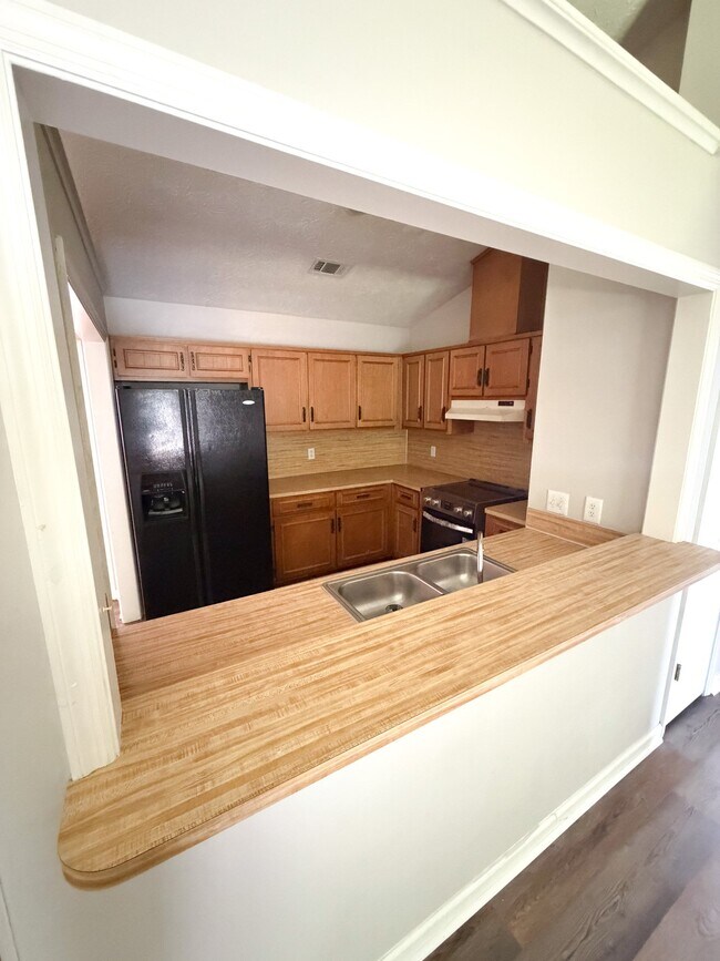 Foto del edificio - 6197 Trestlewood Dr