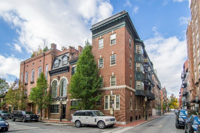 Building Photo - 16 River St