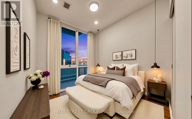 Photo du bâtiment - 8 Interchange Wy