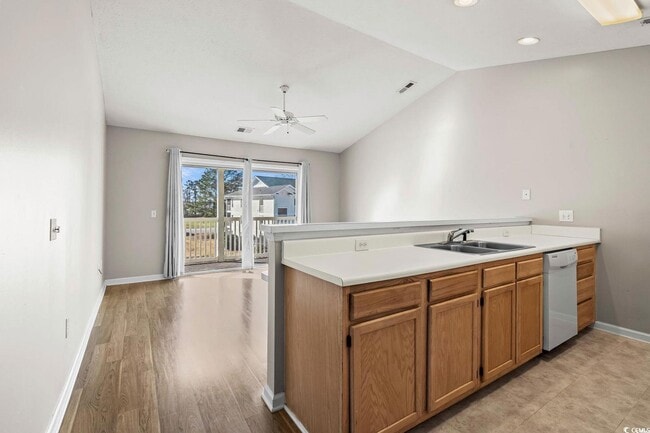 Foto del edificio - 448 Red River Ct