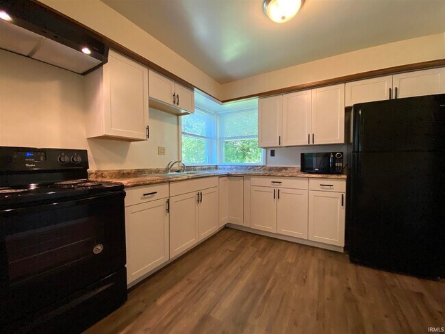 Foto del edificio - 2415 E 4th St