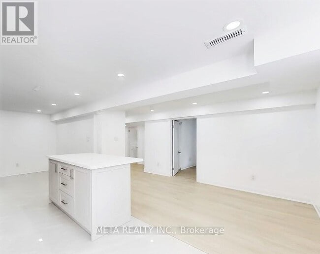 Building Photo - 1672 Beaton Way