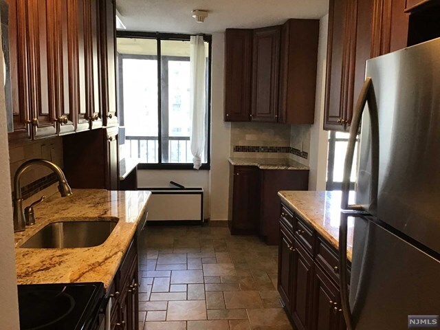 Building Photo - 200 Winston Dr