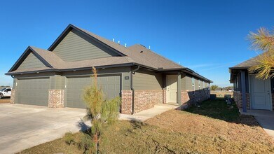 Building Photo - 1221 NW 113th St