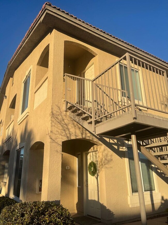 Building Photo - SHOWINGS AVAILABLE NOW