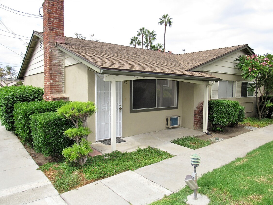 Primary Photo - Spacious and Upgraded 2 Bedroom 2 Bath End...