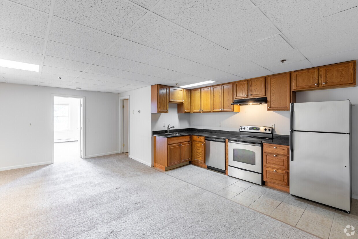 The Village at 82 Main Apartments in East Hampton, CT