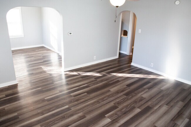 Foto del edificio - Beautiful 4 Bedroom / 2 Bathroom Home - AV...