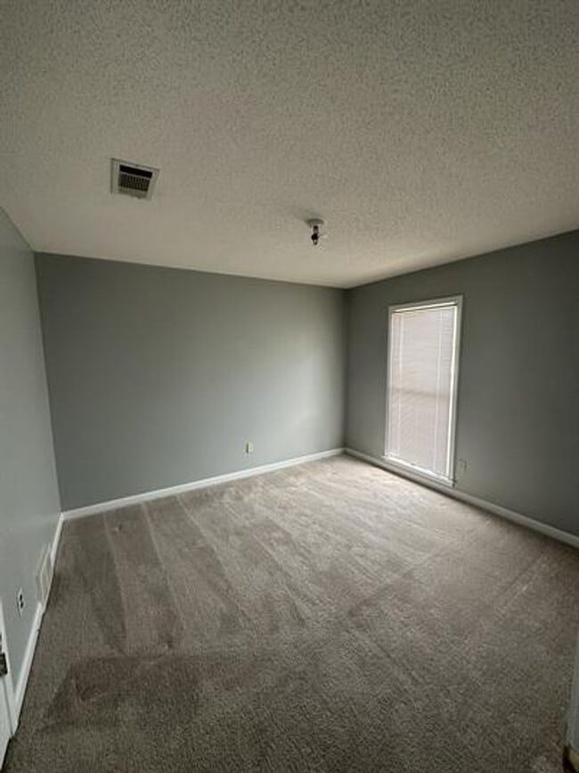 Foto del edificio - Charming 3-Bedroom Home in Cordova-Comfort...