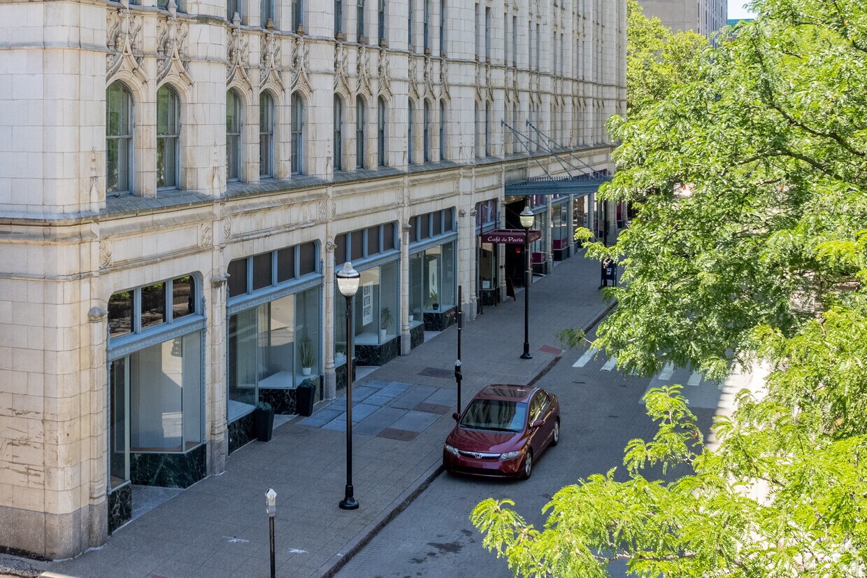 Building Photo - 19 on the Park