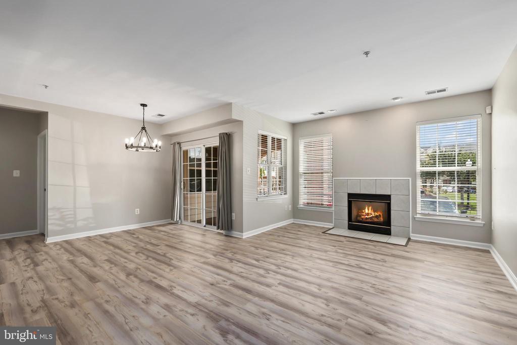 Foto principal - 25340 Lake Mist Square