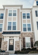 Building Photo - 7454 Riding Meadow Way